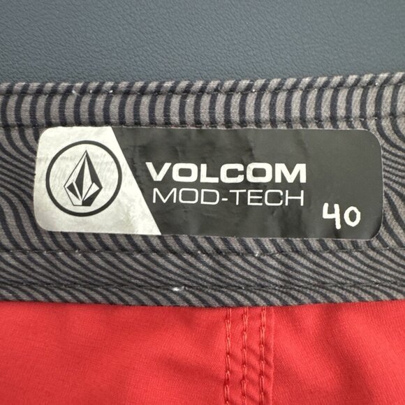 Volcom Men's 40 Mod-Tech Hawaii Hybrid Cargo Shorts Red FLAW Inseam 9.75" - Picture 8 of 11